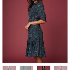 Untuckit Ladies Green and purple plaid dress with pleated skirt. Priced to sell!